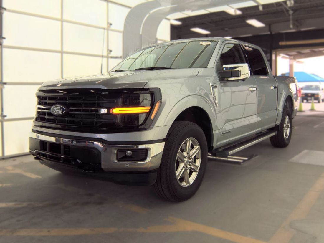 2024 FORD XLT