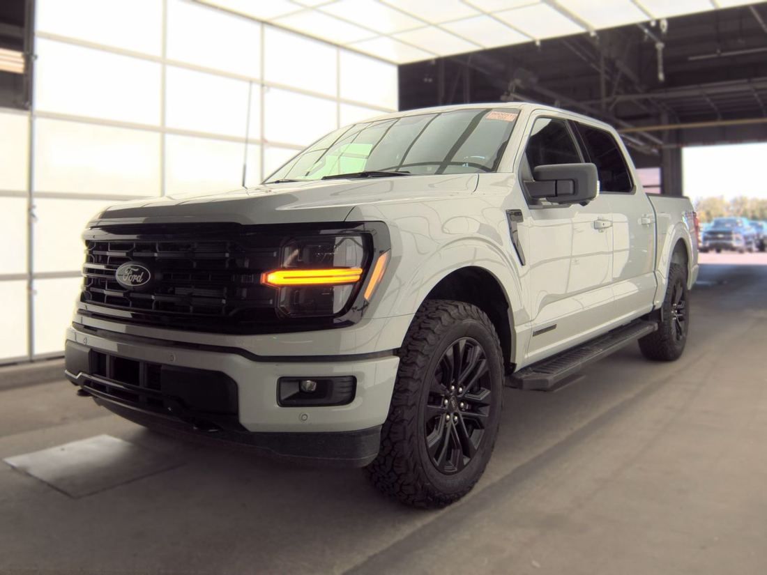 2024 FORD XLT