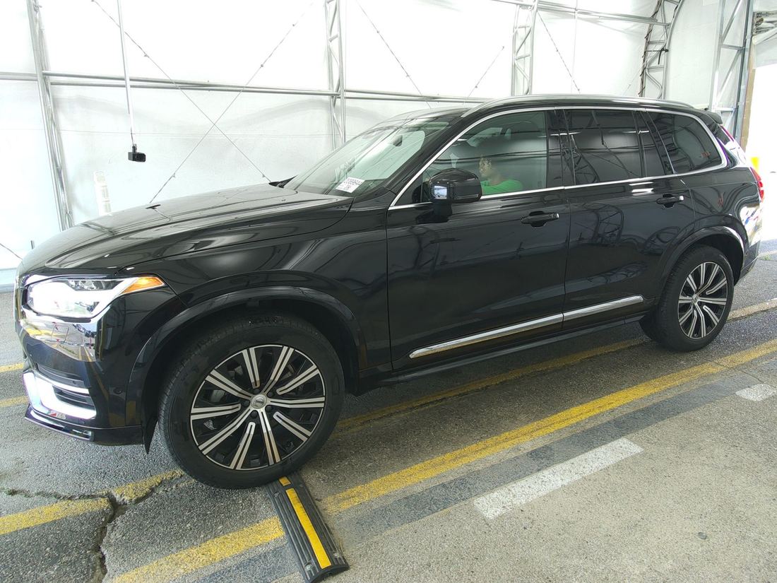 2025 VOLVO Plus Bright