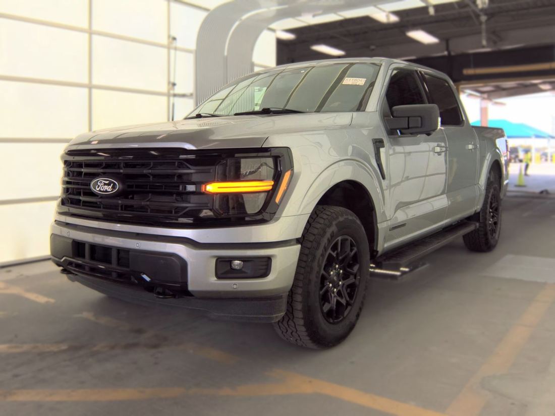 2024 FORD XLT