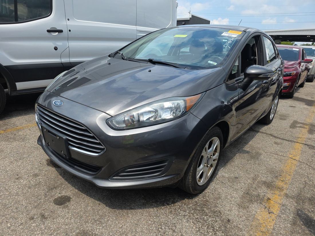 2015 FORD SE
