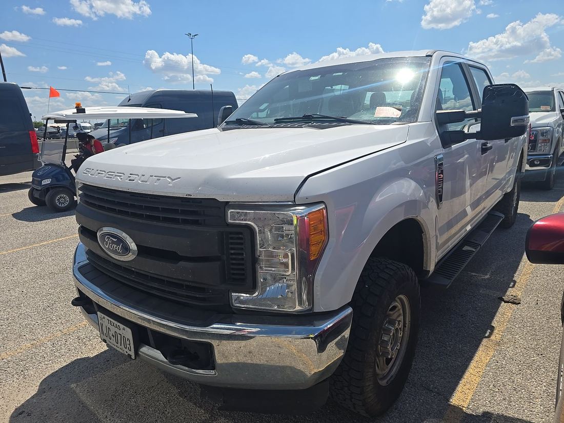 2017 FORD Super Duty - Single Rear Wheel