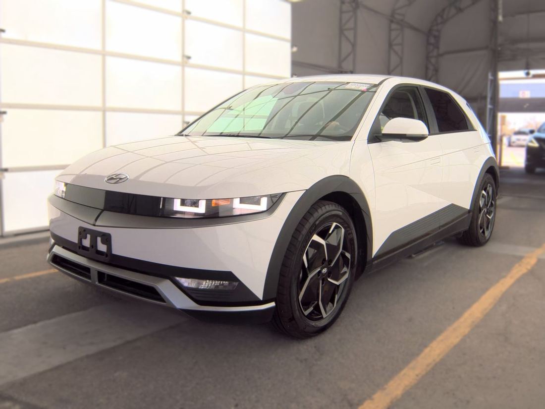 2024 HYUNDAI SE