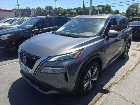 2023 Nissan SL