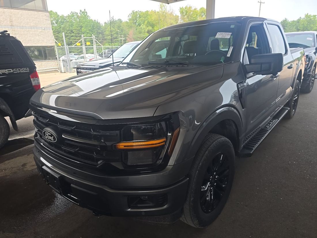 2024 FORD XLT