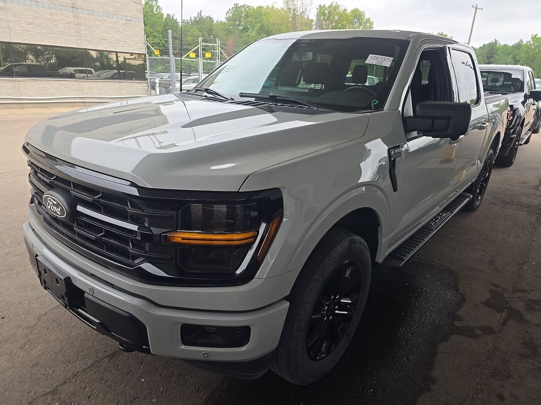 2024 FORD XLT