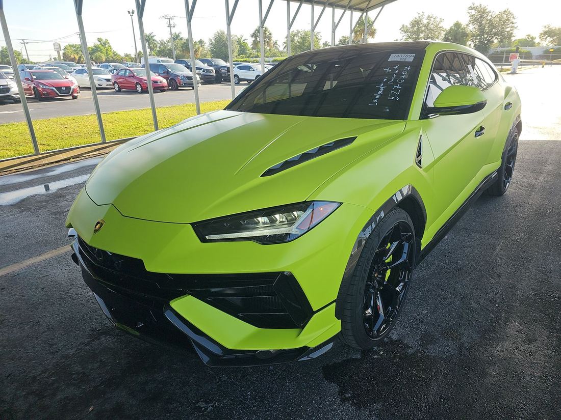 2024 Lamborghini PERFORMANTE