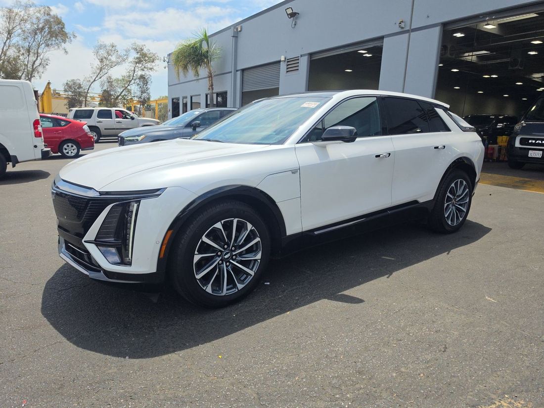 2024 CADILLAC Sport-1
