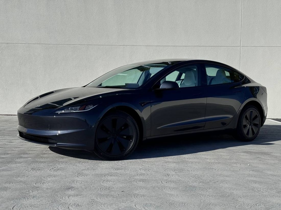 2025 Tesla Model 3