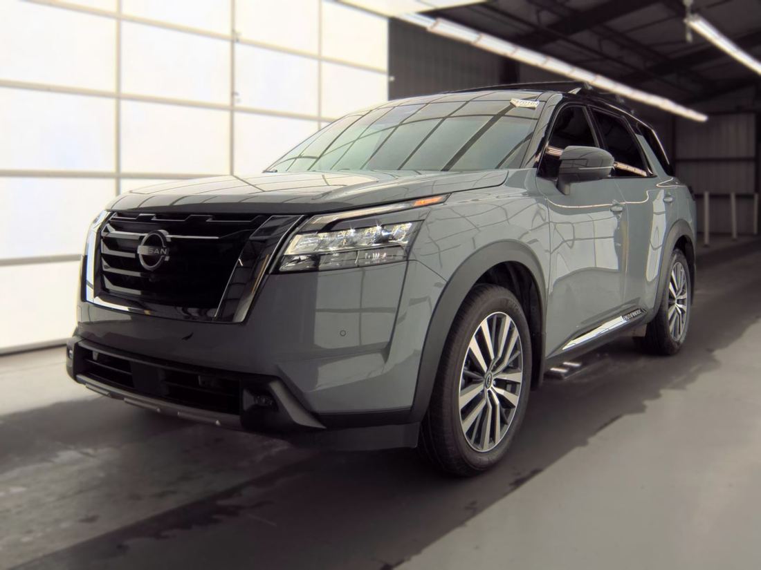 2022 NISSAN Platinum