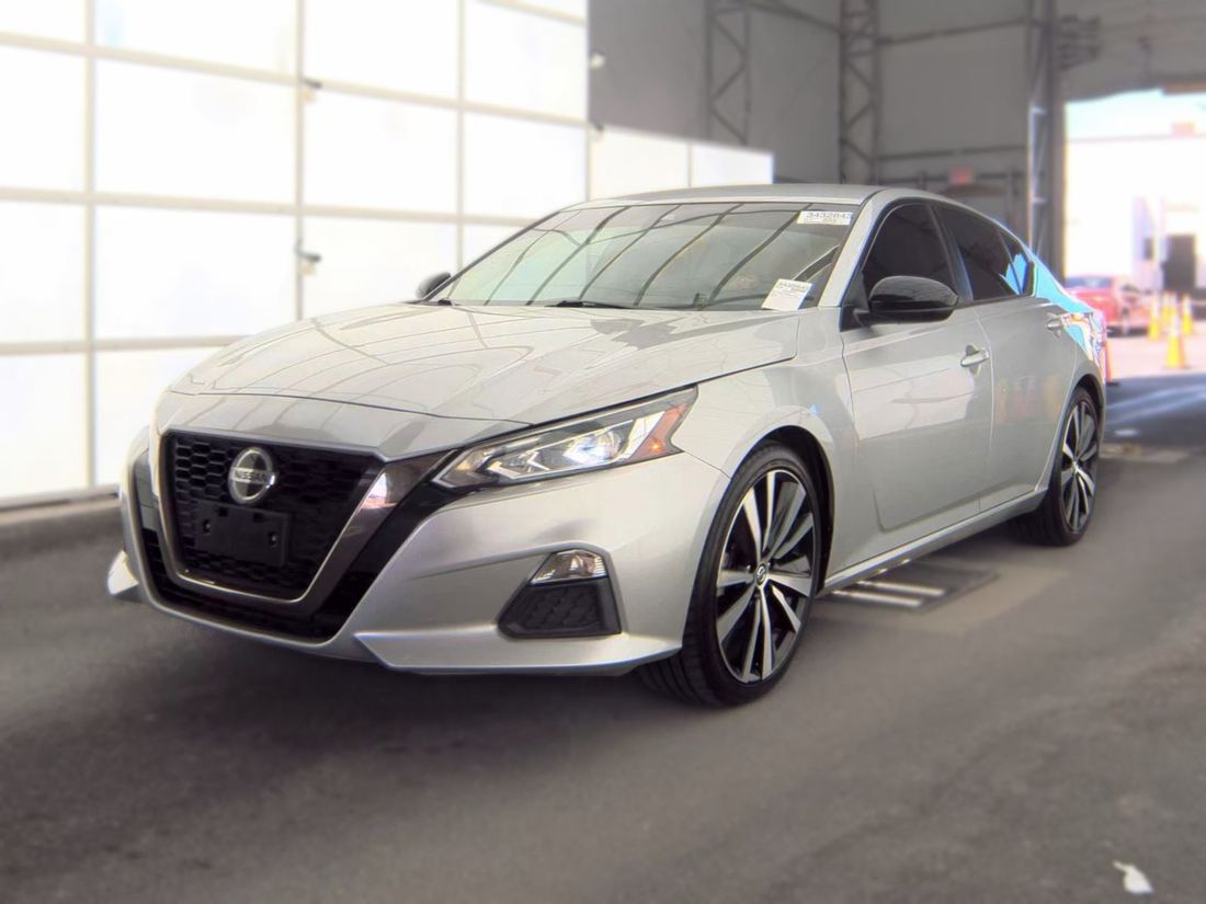 2022 NISSAN SR