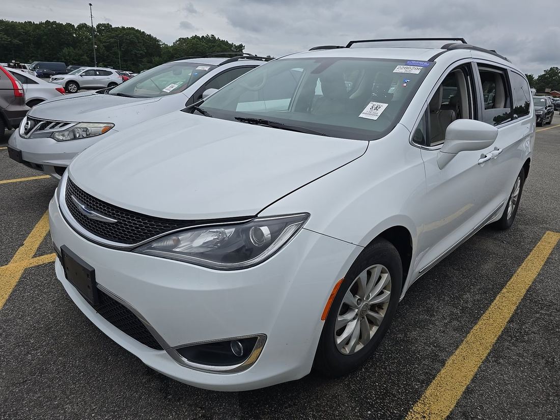 2017 CHRYSLER Touring L