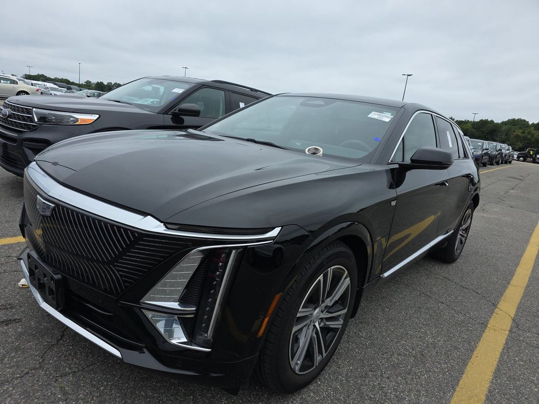 2024 CADILLAC Lux-1