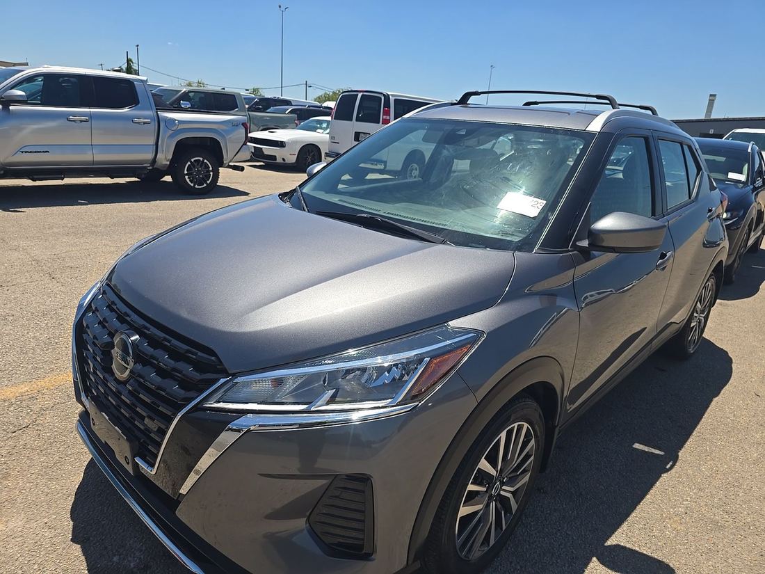 2021 NISSAN SV