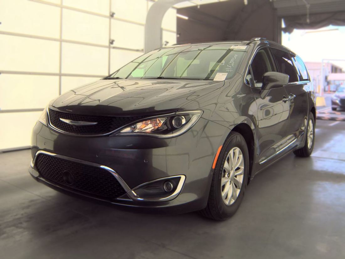 2018 CHRYSLER Touring L Plus