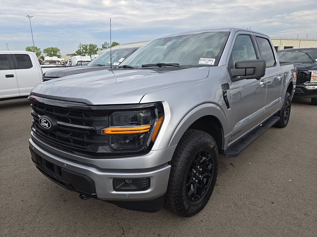 2024 FORD XLT