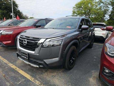 2024 Nissan SL
