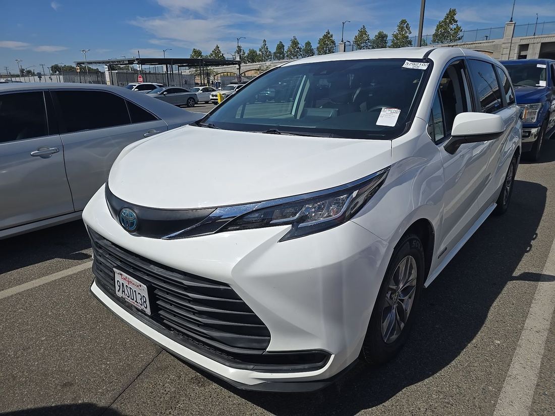 2021 TOYOTA AXLH40L