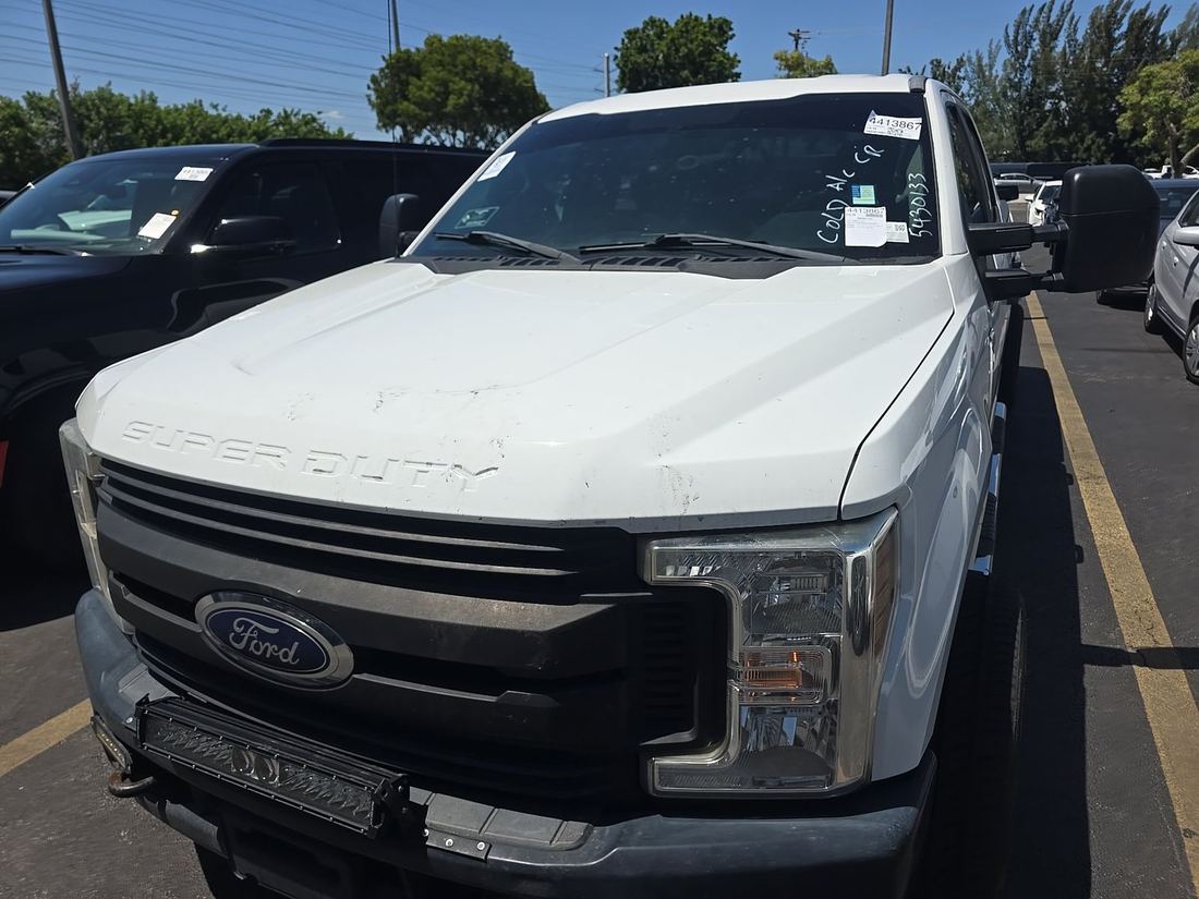 2018 FORD Super Duty - Single Rear Wheel