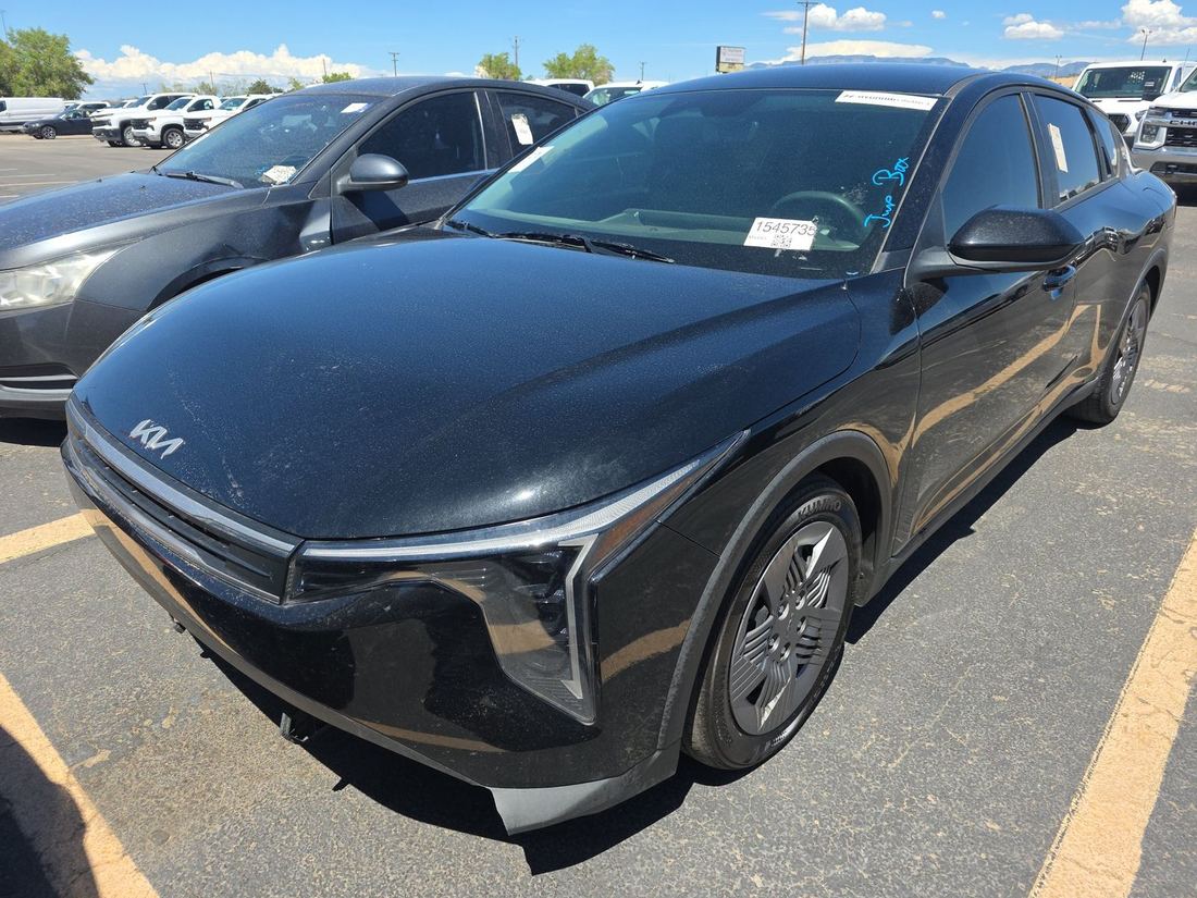 2025 Kia LX, LXS