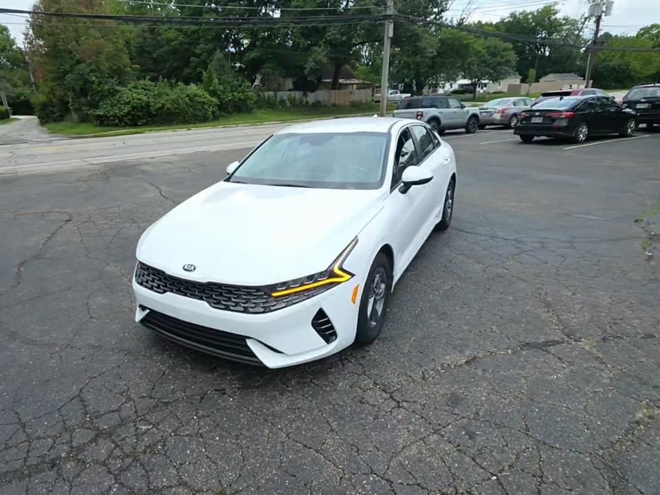 2021 Kia LX