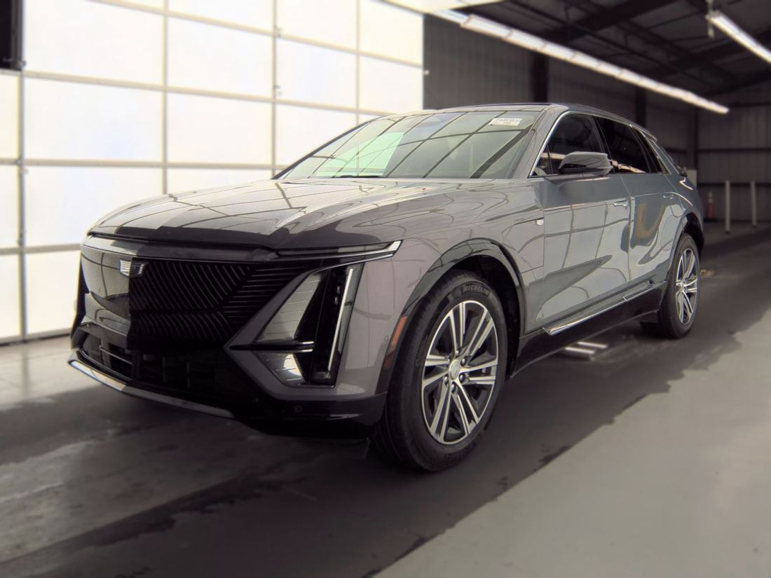 2024 CADILLAC Lux-1