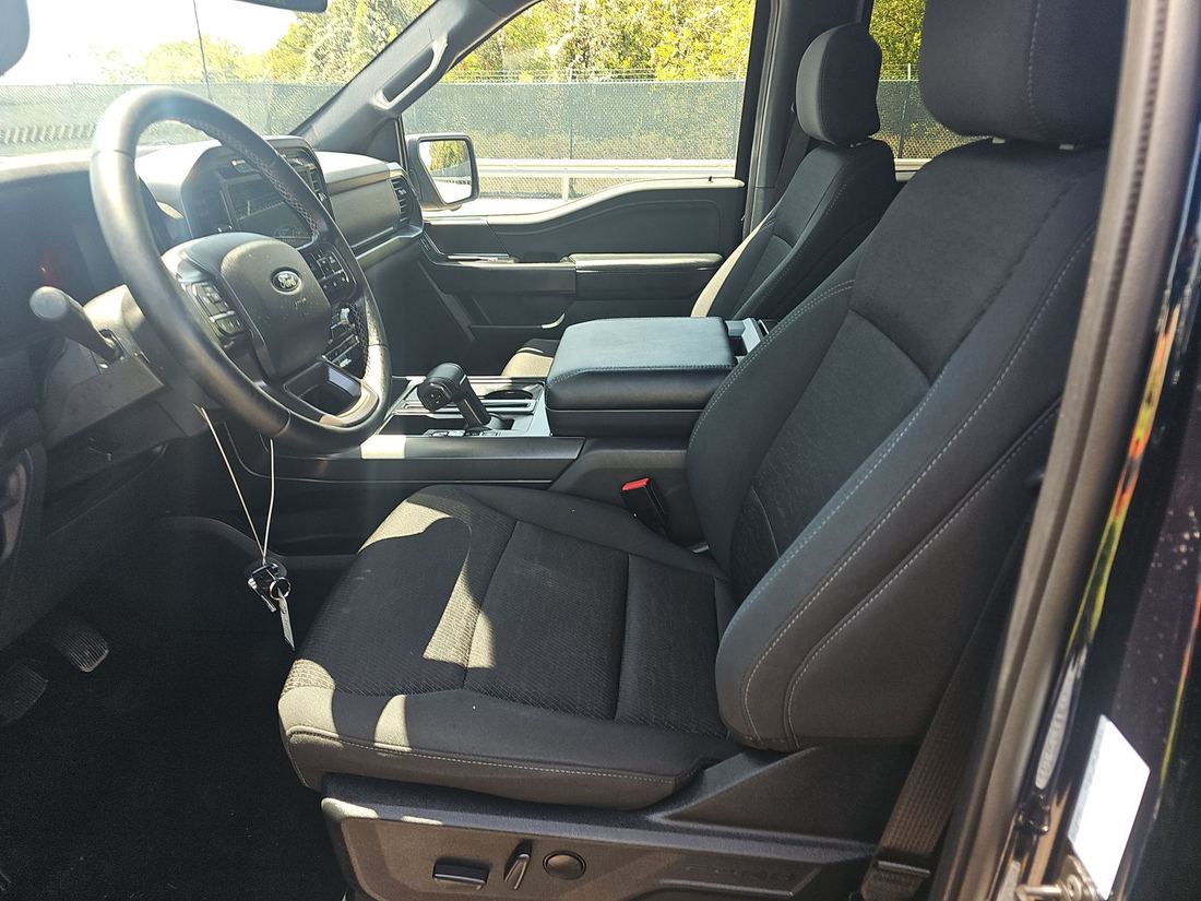 2024 FORD XLT