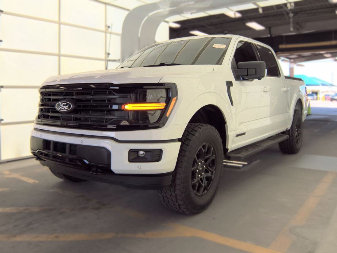 2024 FORD XLT
