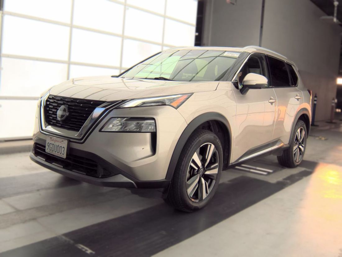 2023 NISSAN SL