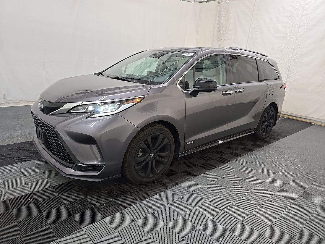 2021 TOYOTA AXLH40L