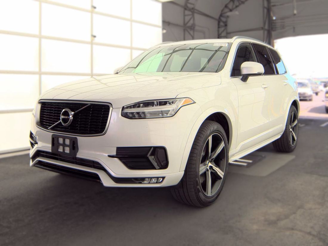 2019 VOLVO R-Design
