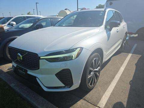 2024 Volvo Plus Dark