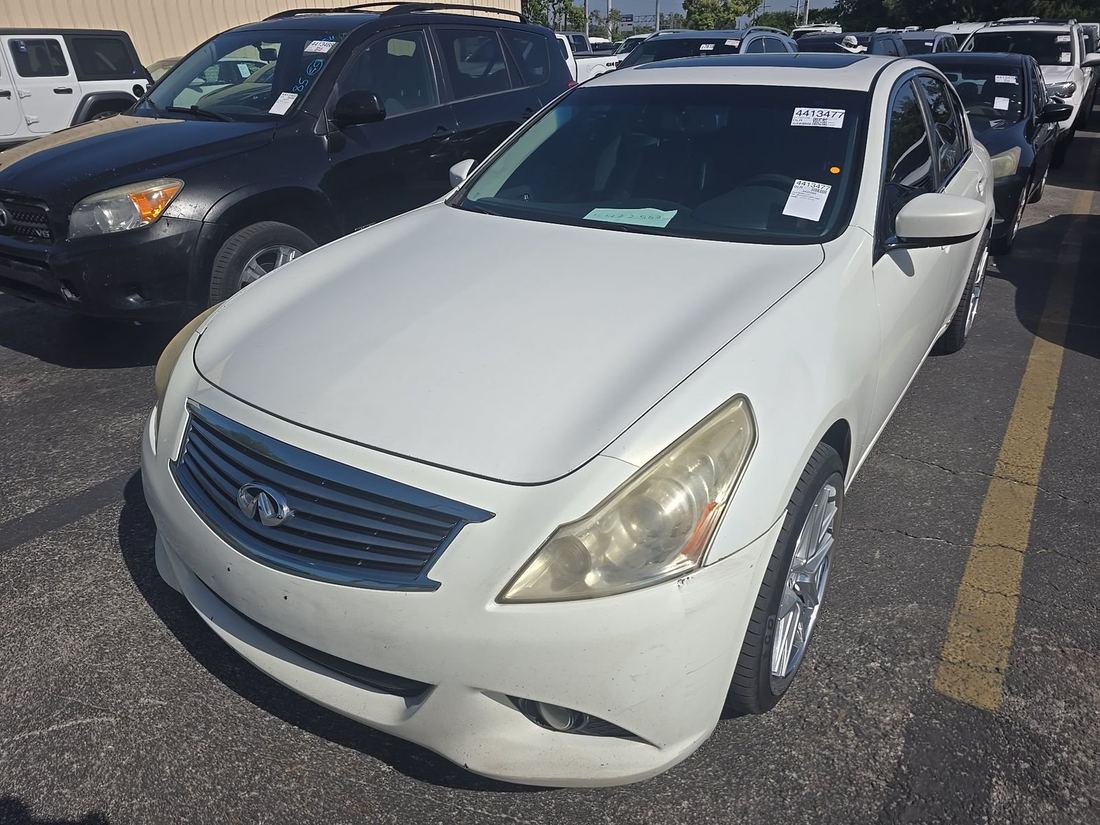 2013 INFINITI G37