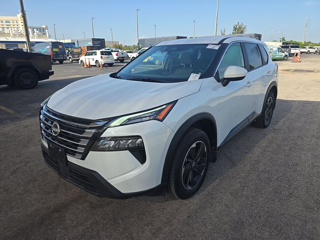 2025 Nissan SV