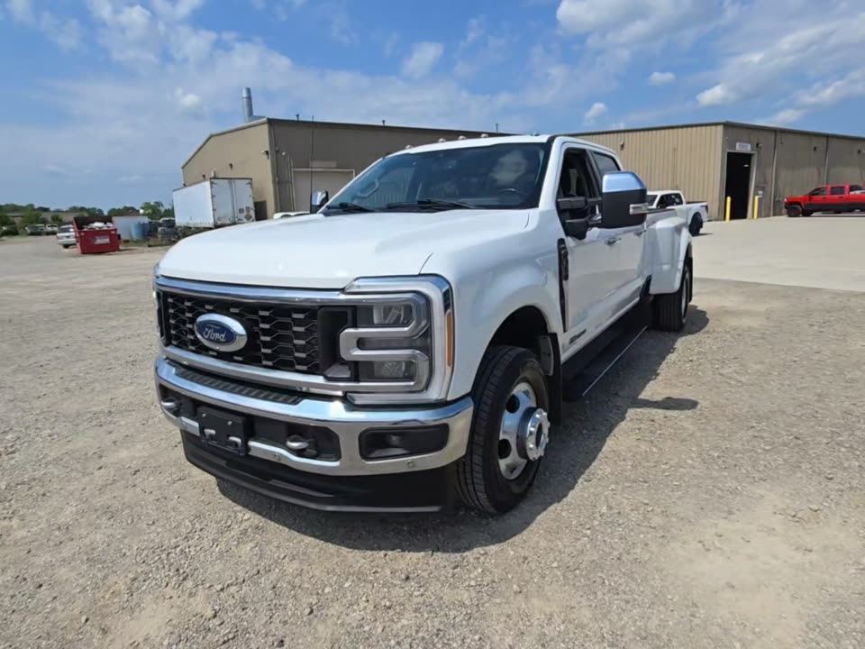 2023 Ford F-Series Super Duty - Dual Rear Wheel