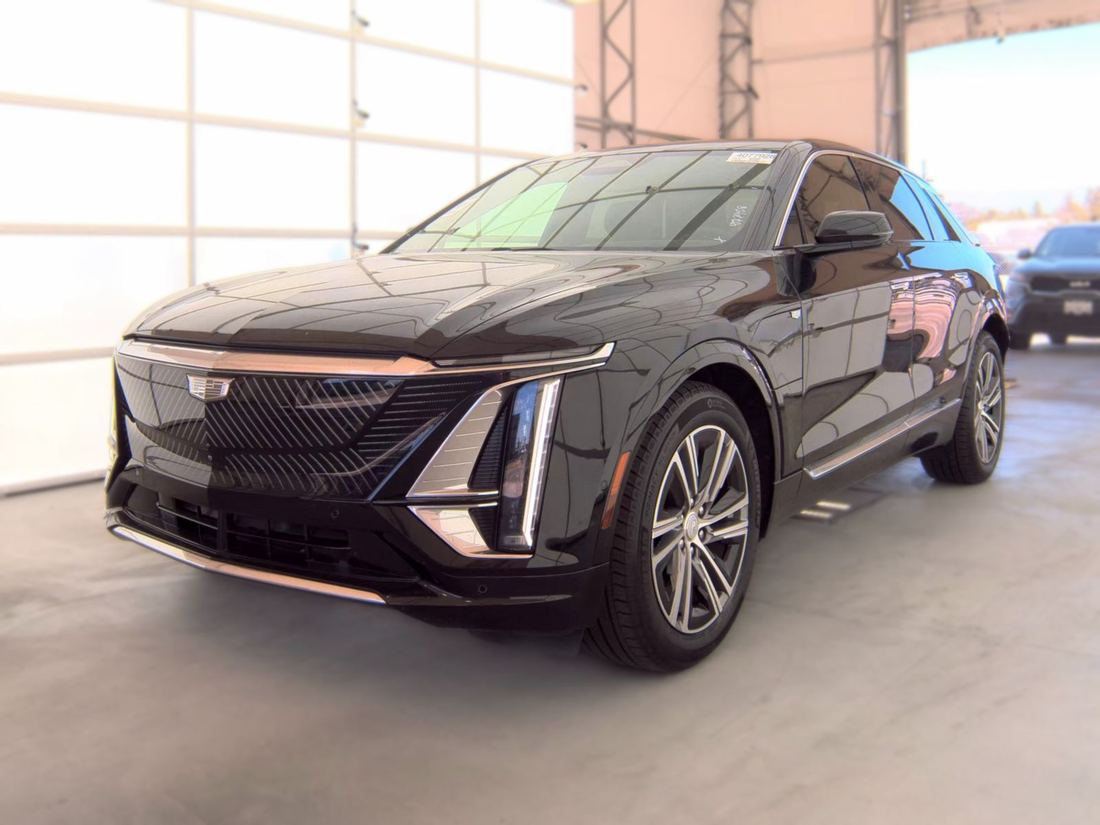 2024 CADILLAC Lux-1