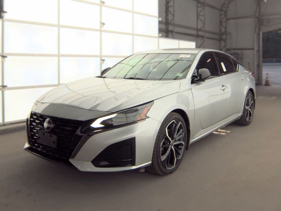 2023 NISSAN SR