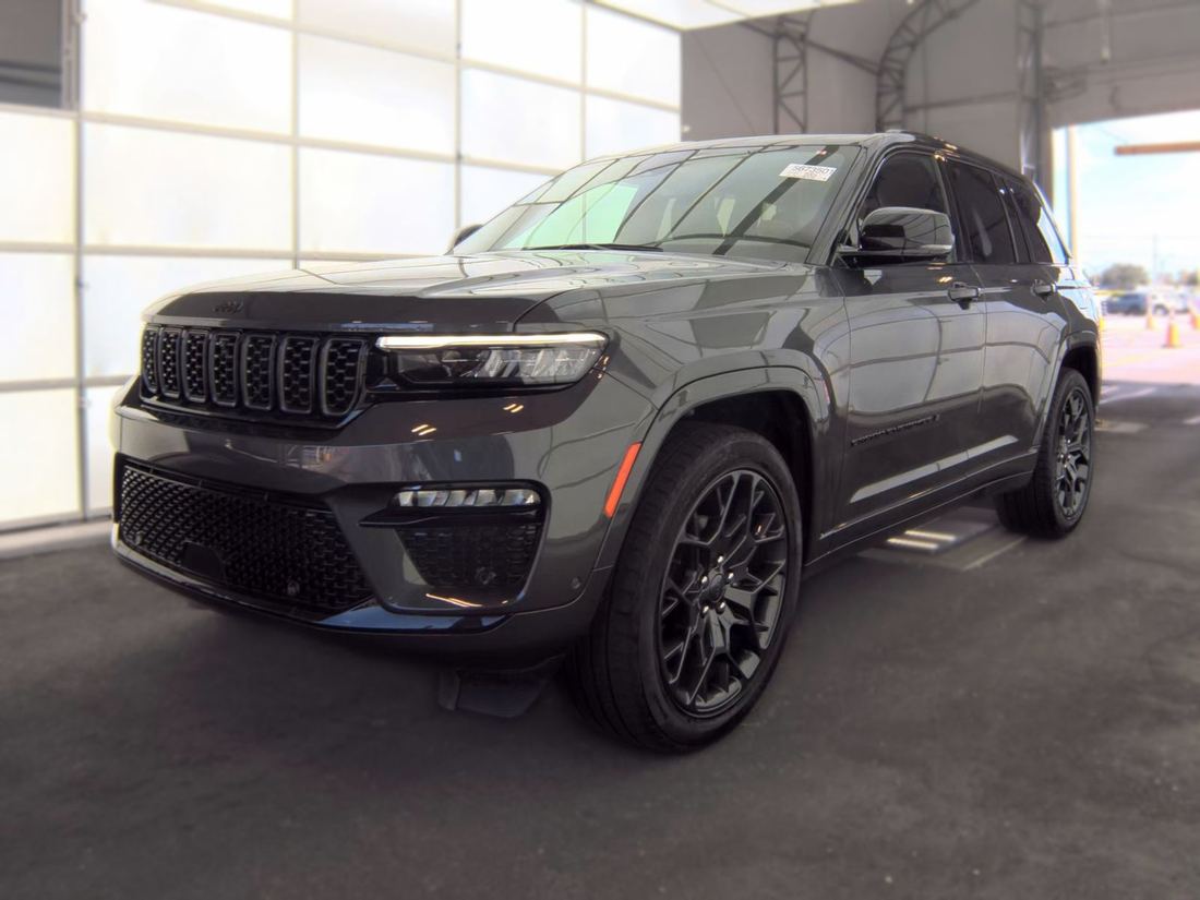 2025 JEEP Summit