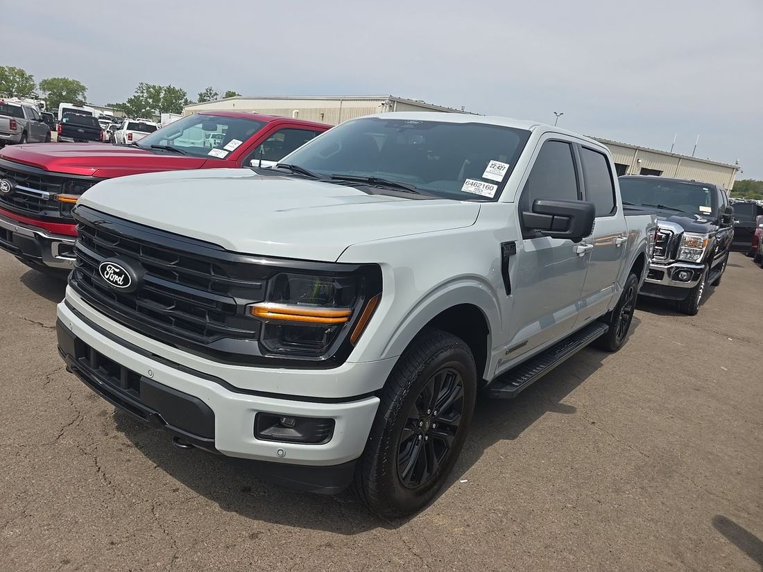 2024 FORD XLT