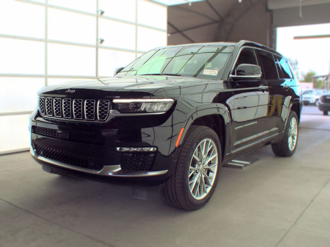 2023 Jeep Summit, Summit Reserve