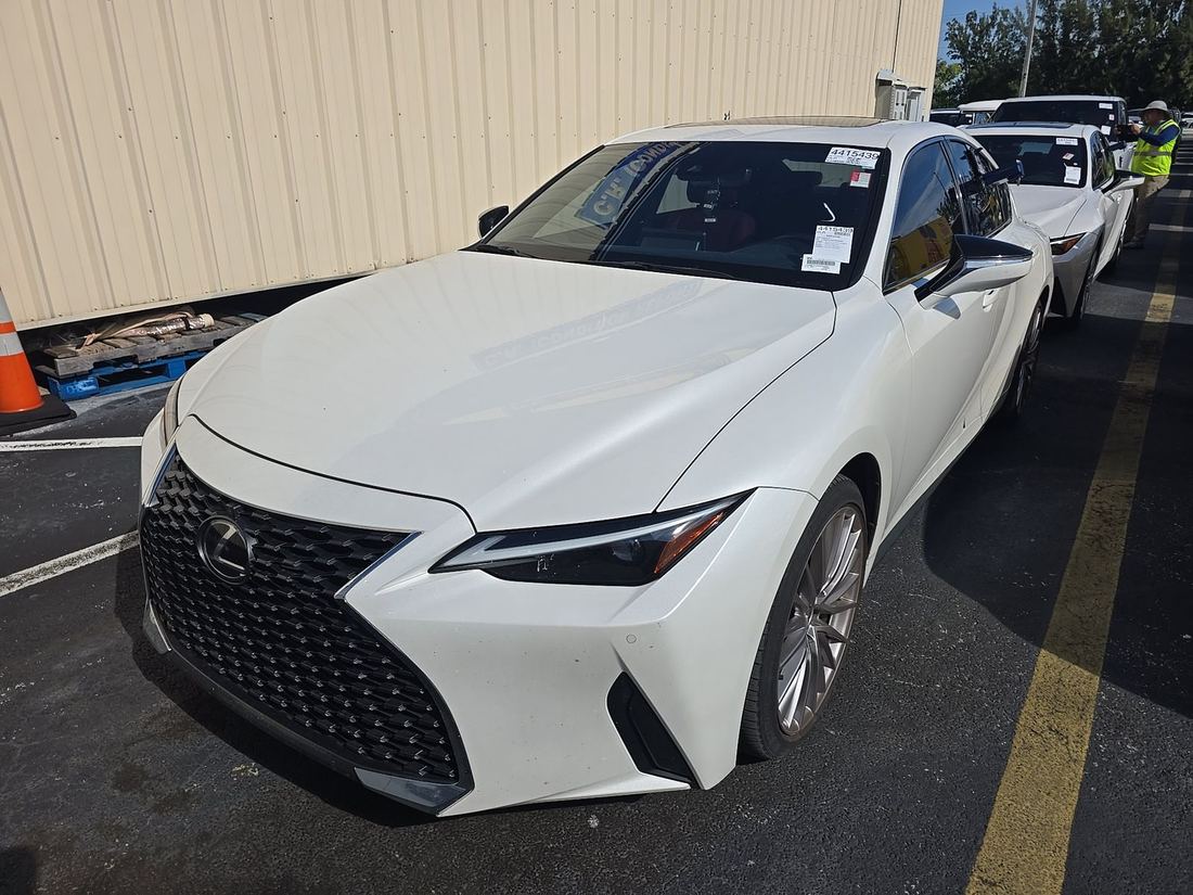 2023 LEXUS 37 Series