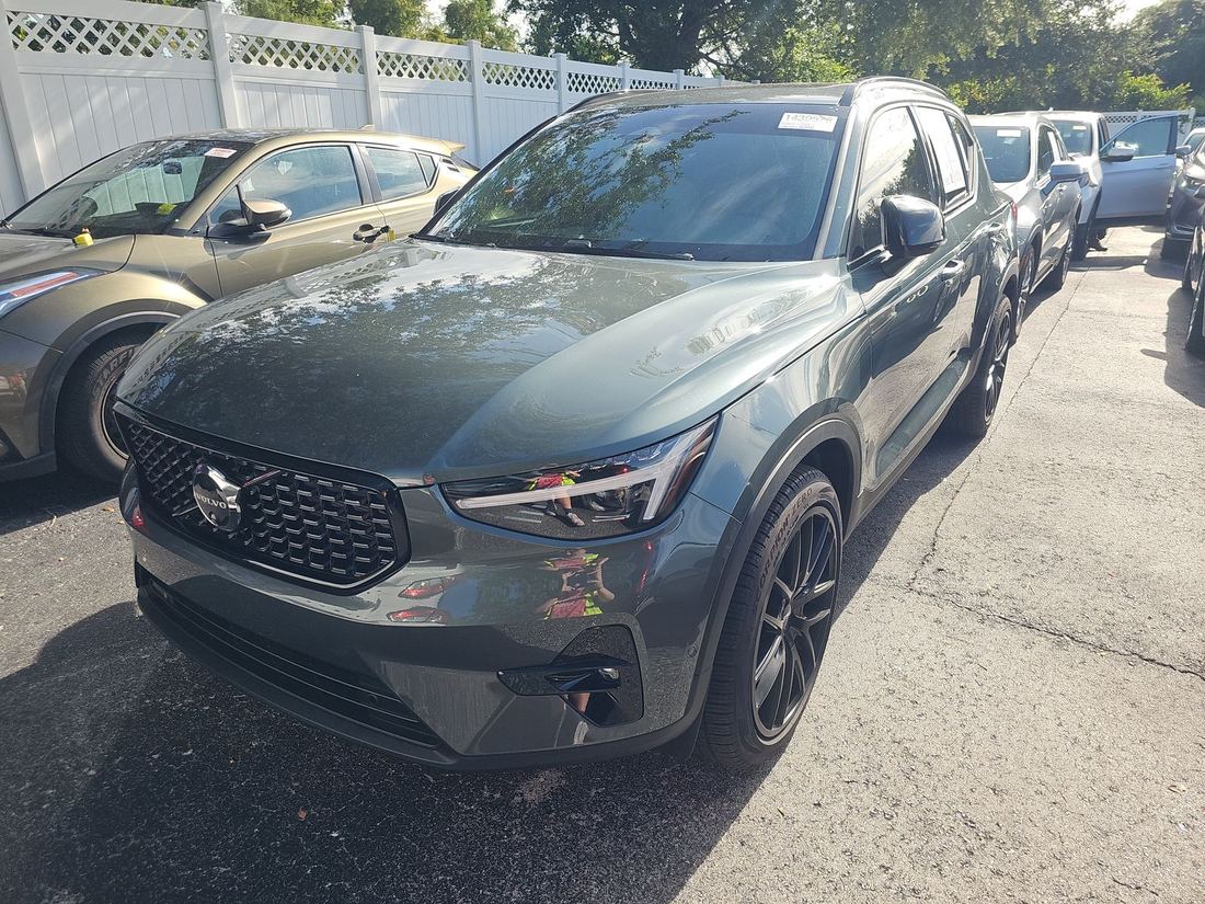 2026 Volvo Ultra Dark