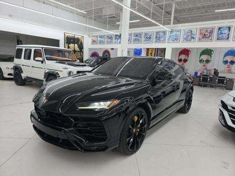 2020 Lamborghini URUS
