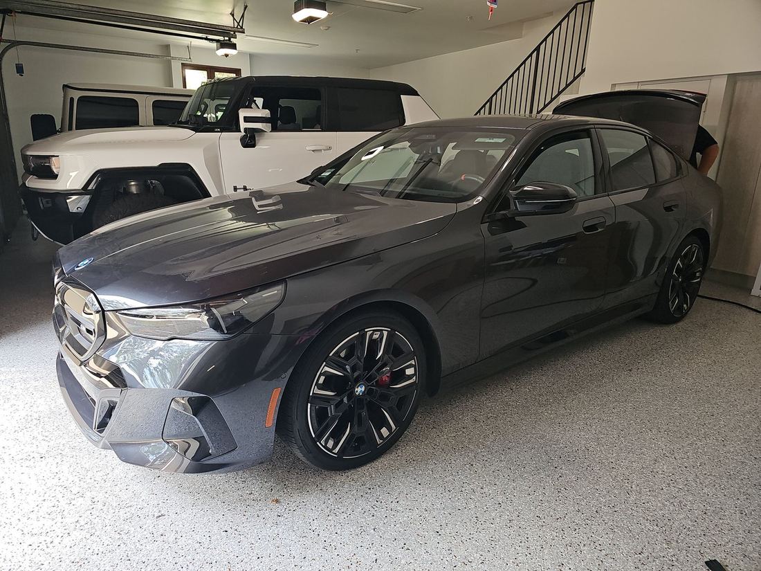 2025 BMW M60
