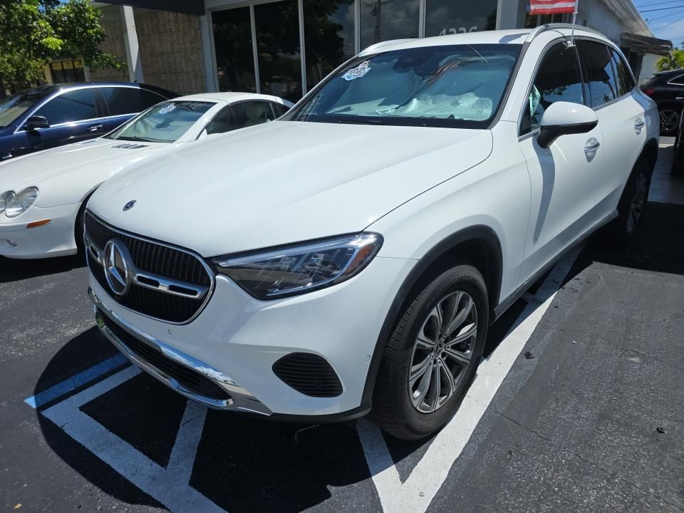 2024 Mercedes-Benz GLC300