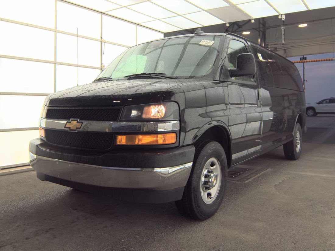 2025 CHEVROLET 3500 Passenger