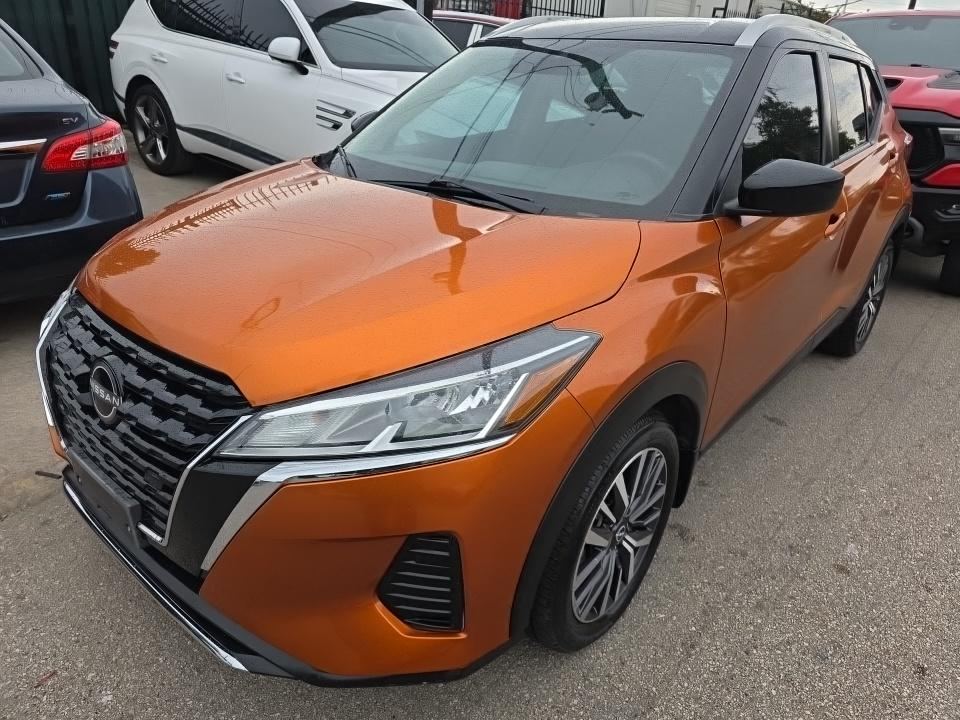 2022 Nissan SV