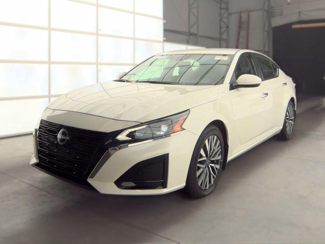 2023 NISSAN SV