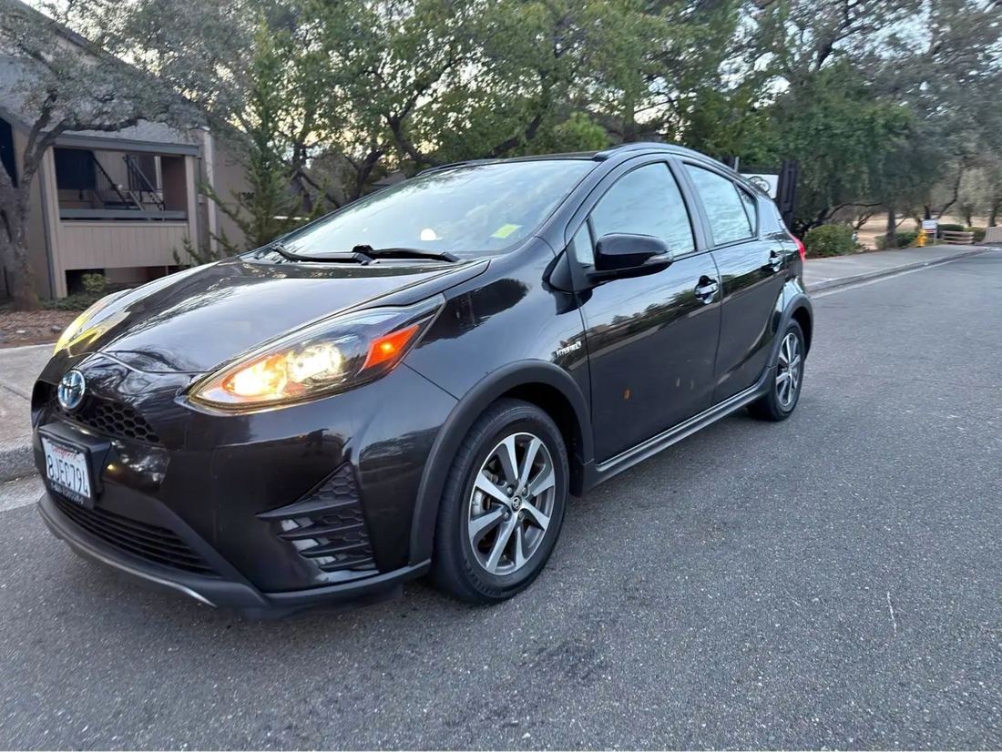 2019 Toyota NHP10L