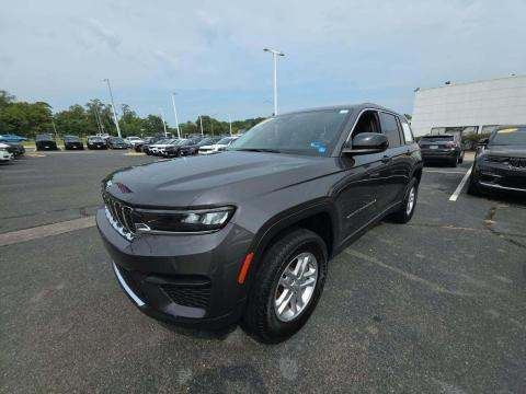 2023 Jeep Laredo, Altitude